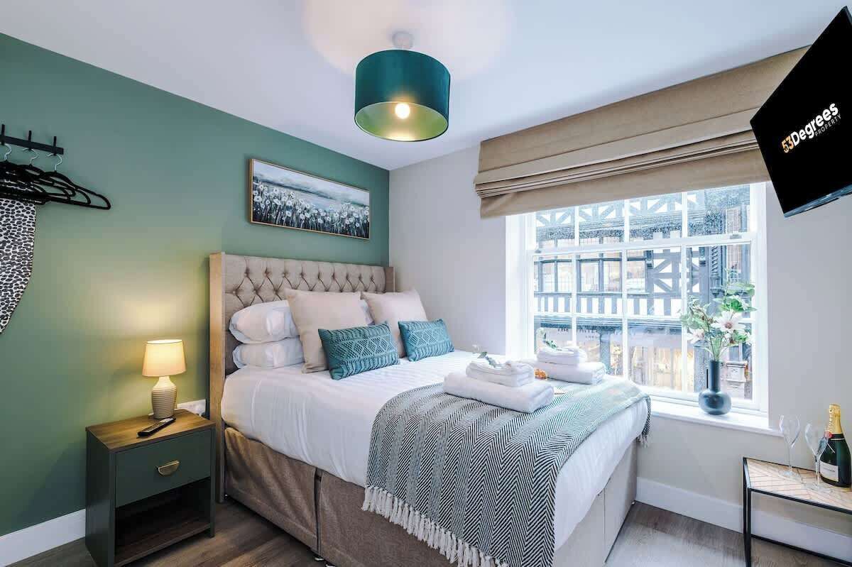 1 bedroom, iron/ironing board, travel crib, WiFi