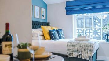 1 bedroom, desk, soundproofing, iron/ironing board