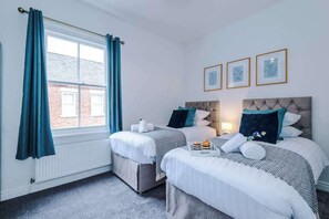 2 bedrooms, iron/ironing board, travel cot, WiFi