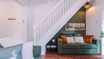 Una televisión, una oficina