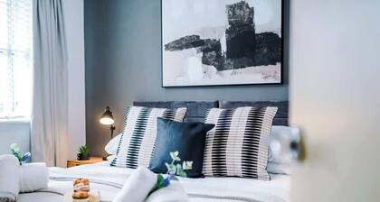 New! Stunning Flat, Perfect for Business, sleeps 3