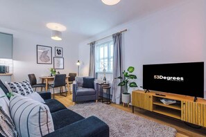 TV, offices - New! Stunning Flat, Perfect for Business, sleeps 3 (Crewe)