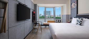 Moxy Ningbo Old Bund