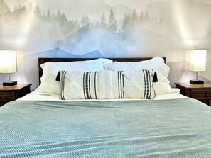 4 bedrooms, desk, iron/ironing board, free WiFi