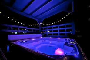 Bain à remous extérieur