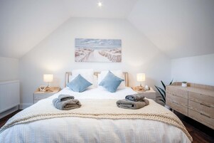 1 多间卧室、高档床上用品、床单