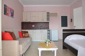 1 bedroom, iron/ironing board, WiFi, bed sheets - Gregory's Apartments - Deluxe - 2 bathrooms (Ksamil, Vlorë County)