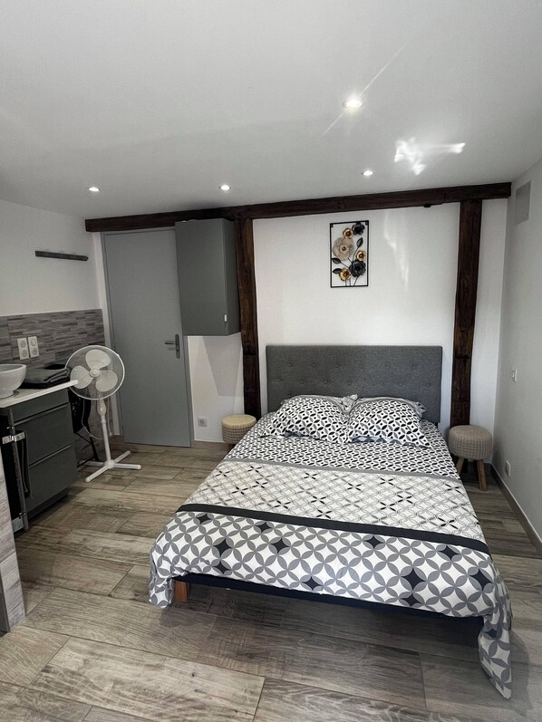 1 chambre, Wi-Fi, draps fournis