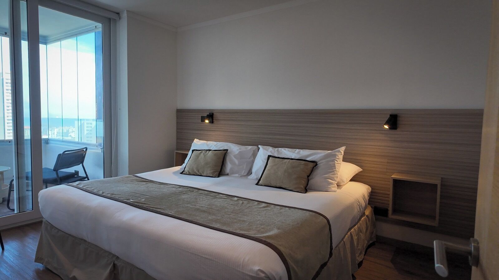 Departamento estándar, para no fumadores, balcón | Insonorización y wifi gratis 