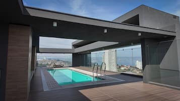 Piscina externa sazonal