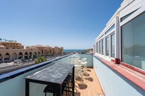 Outdoor dining - Los Chopos - Townhouse in El Castillo Fuengirola (Fuengirola)