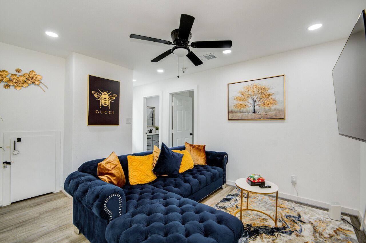 Close to DT, Fire pit, Hammock, + Fully Stocked