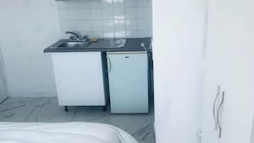 Studio | Bếp riêng | Tủ lạnh, lò vi sóng, bếp nấu, ấm điện