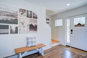 Interior - Mountain Valley Home - Firepit +Views (Conway)