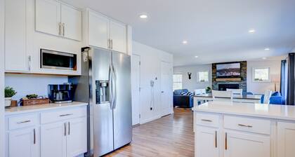 Mountain Valley Home - Firepit +Views