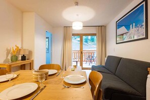 Interior - Wifi, 80m from ski slopes, balcony, tv, ski locker, 28-36m², Vars (Vars)