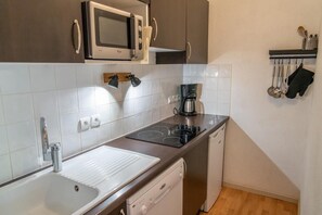 Kühlschrank, Mikrowelle, Geschirrspüler