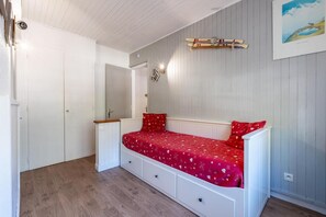 1 bedroom, WiFi, bed sheets