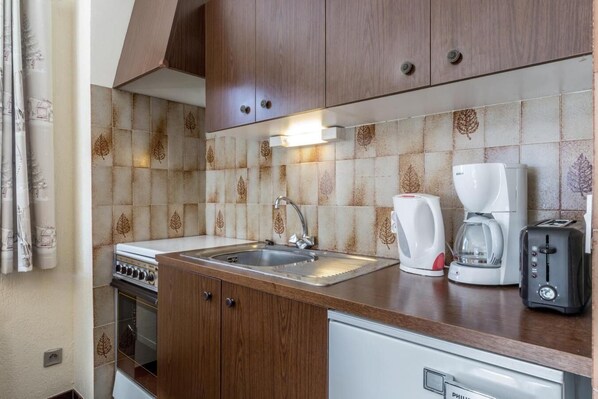 Réfrigérateur, un four