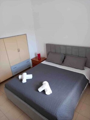 1 soveværelse, strygejern/strygebræt, Wi-Fi, sengetøj