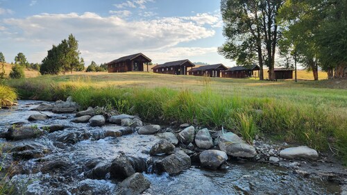 Hangman’s Guest Ranch - Osprey Cabin. Entire cabin by historic Virginia City