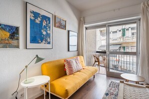 TV - GuestReady - Boho Retreat Apartment (Porto)