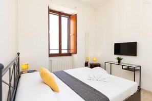 1 bedroom, iron/ironing board, Internet, bed sheets - Vatican Museum 2 Apartment (Rome)