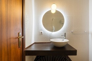 Shower, hair dryer, towels, soap - GuestReady - Porto Central Gem (Porto)