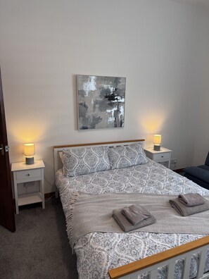 2 bedrooms, free WiFi, bed sheets - Ben Lomond Apartment (West Dunbartonshire Council)