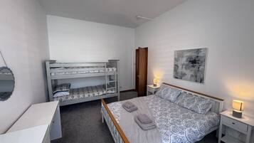 2 quartos, Wi-Fi de cortesia, roupa de cama