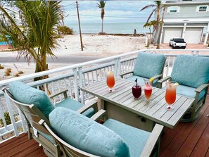 Outdoor dining - Newly Renovated w/Heated Pool/Spa/Bistro, Stunning Views, Minutes from the Beach (Anna Maria)