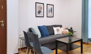 Smart TV - Apart in the Heart Of Athens (Athina)