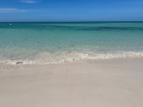  Playa Turquesa, BEACH FRONT