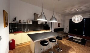 Fridge, microwave, oven, dishwasher - Appartment near the « Croisette » in Cannes (Cannes)