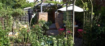 Home in Woodbridge, free parking