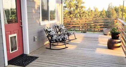 1 bedroom Suite with a view of Mt. Bachelor in welcoming Bend OR.