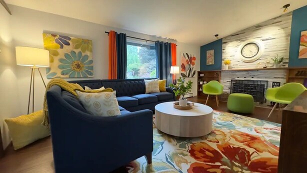 Smart TV, fireplace, offices - Spacious 5BR Olympia retreat with private yard, pond, near Capitol and trails (Olympia)