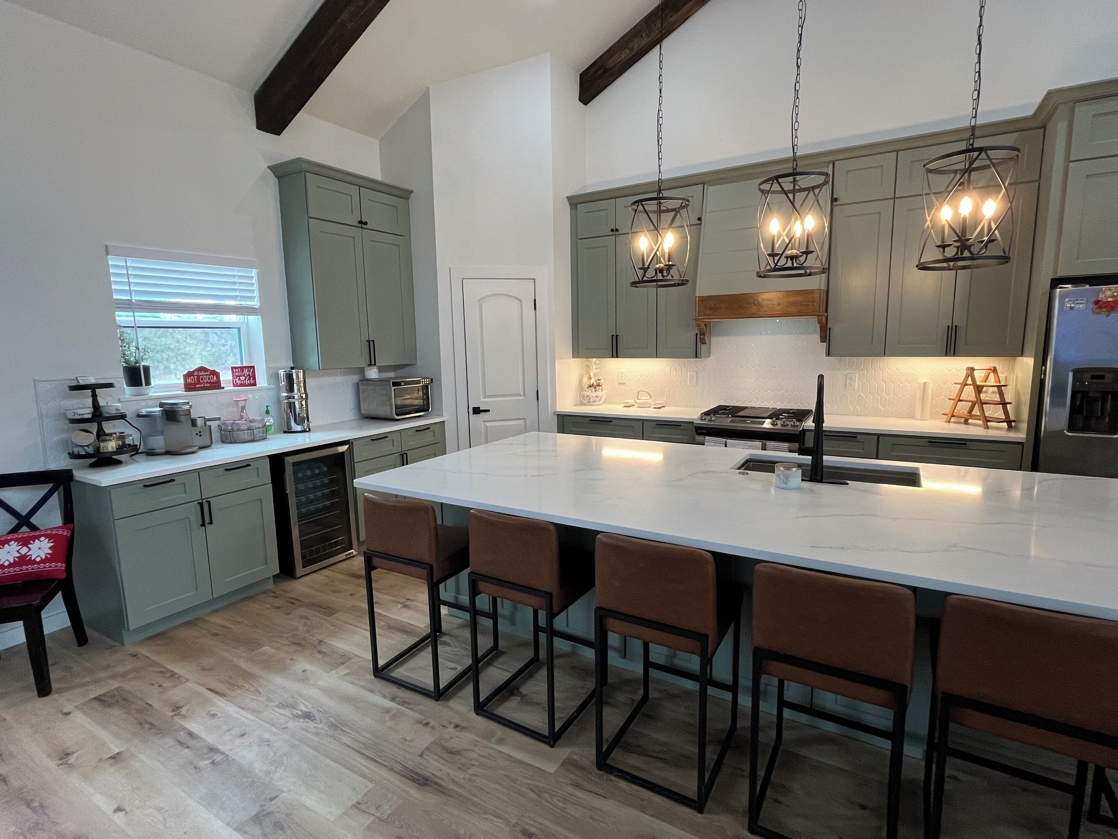 ثلاجة، ميكروويف، فرن، موقد طهي مسطح