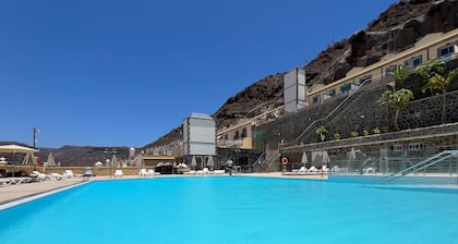 3BR Valley Dreamhouse -Solarium Terrace AirCon & P