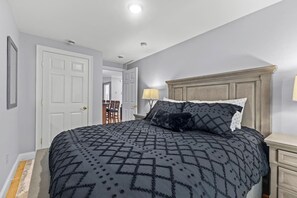 2 habitaciones, tabla de planchar con plancha, wifi y ropa de cama 