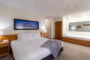 2 bedrooms, iron/ironing board, travel crib, free WiFi