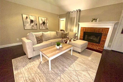 4-bedroom house in superb Trophy Club with Backyard, W/D,  Pets!