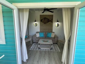 Smart TV - Encanto del Mar-Bella Vista-1BD, just 3 min from the West Bay Beach (West Bay)