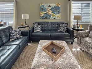 Smart-TV, DVD-spiller og bøker