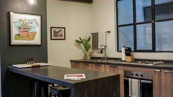 Departamento superior, 2 habitaciones, cocina | Cocina privada