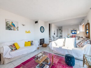 TV, caminetto