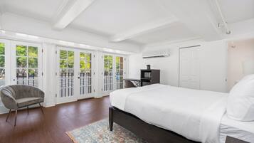 Fer et planche Ă  repasser, Wi-Fi, draps fournis