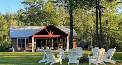 Lakefront 3 bedroom pet friendly on Messalonskee. Relax, rejuvenate, and restore