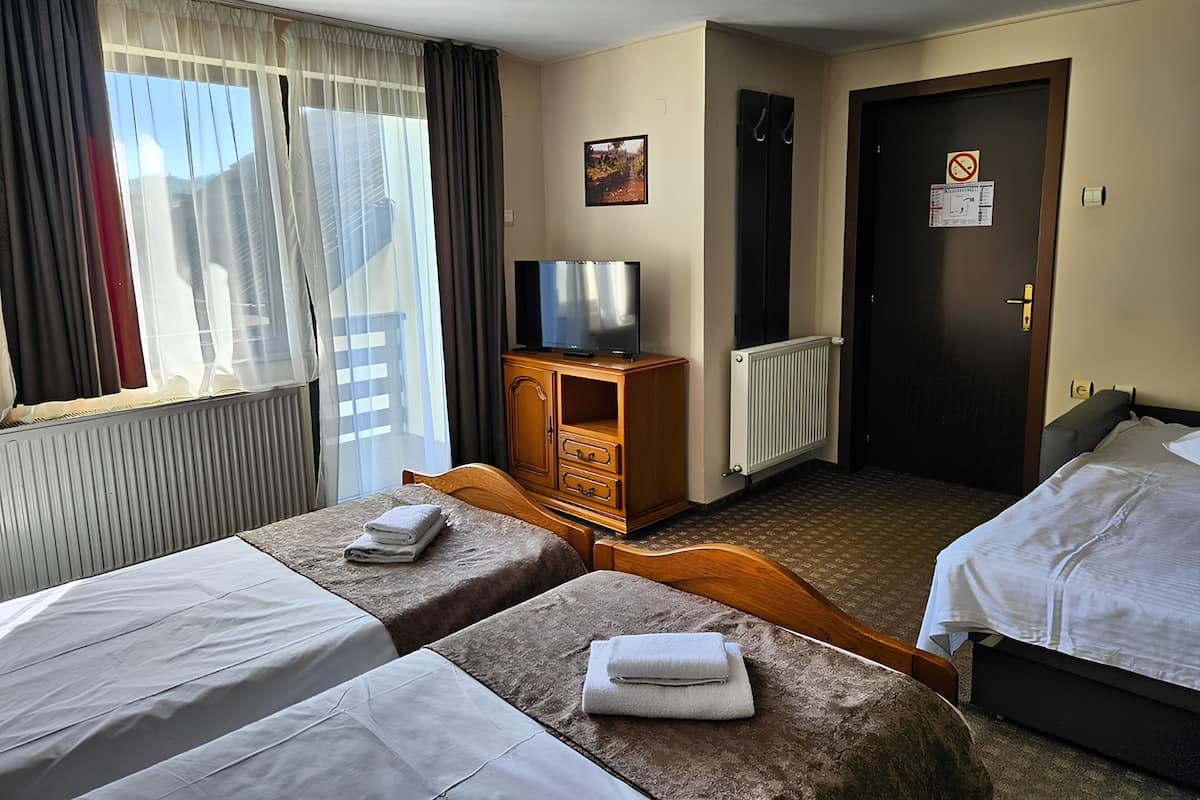 Room 10 | Free WiFi