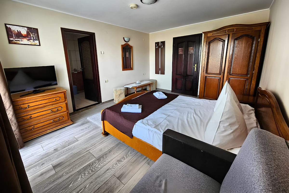 Room 7 | Free WiFi